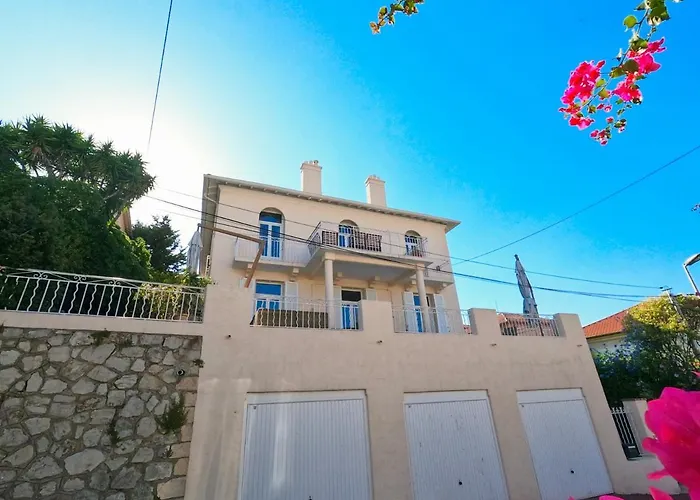 Superbe Maison 6 Ch, 4 Sdb, Terrasses Et Billard * كان