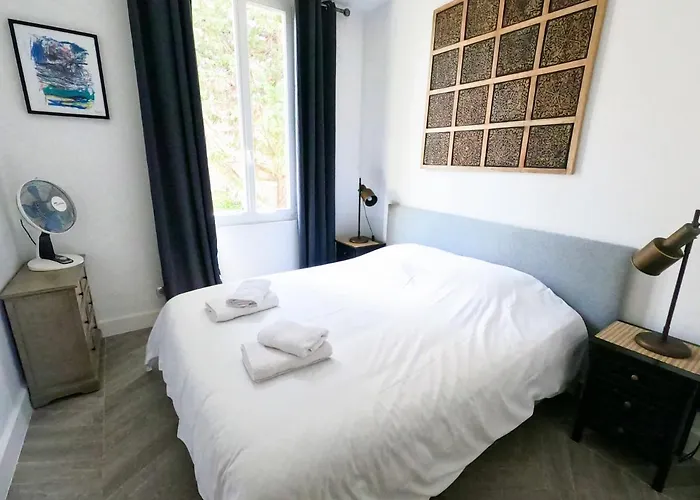 Superbe Maison 6 Ch, 4 Sdb, Terrasses Et Billard * كان