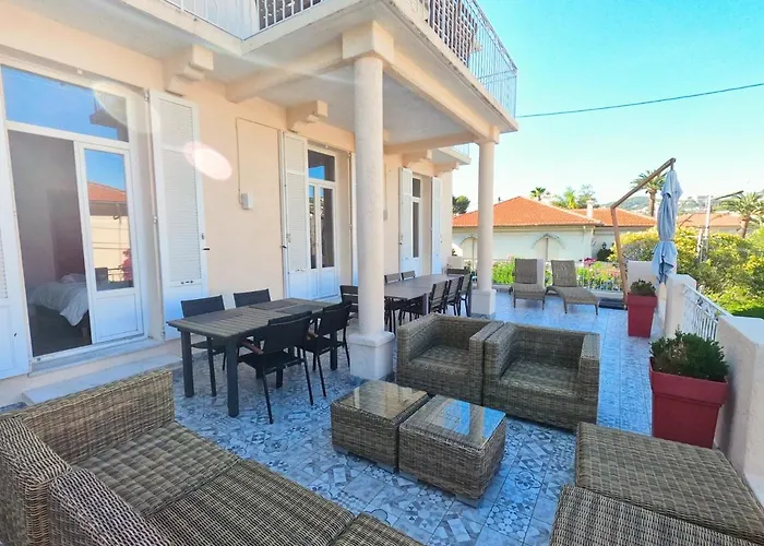 Superbe Maison 6 Ch, 4 Sdb, Terrasses Et Billard * كان