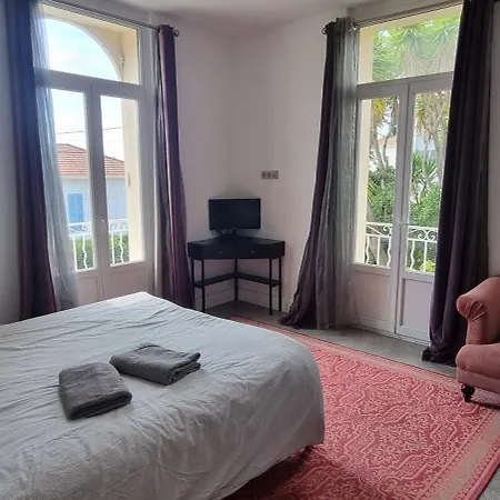 Superbe Maison 6 Ch, 4 Sdb, Terrasses Et Billard